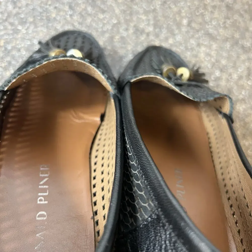 Donald Pliner Womens 7M Black Leather Flats Comfort Casual Tasseled Cut Out Shoe